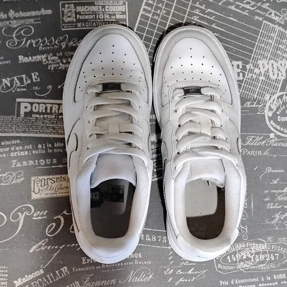 Kids Nike Air Force -1 Sneakers - Picture 4 of 5